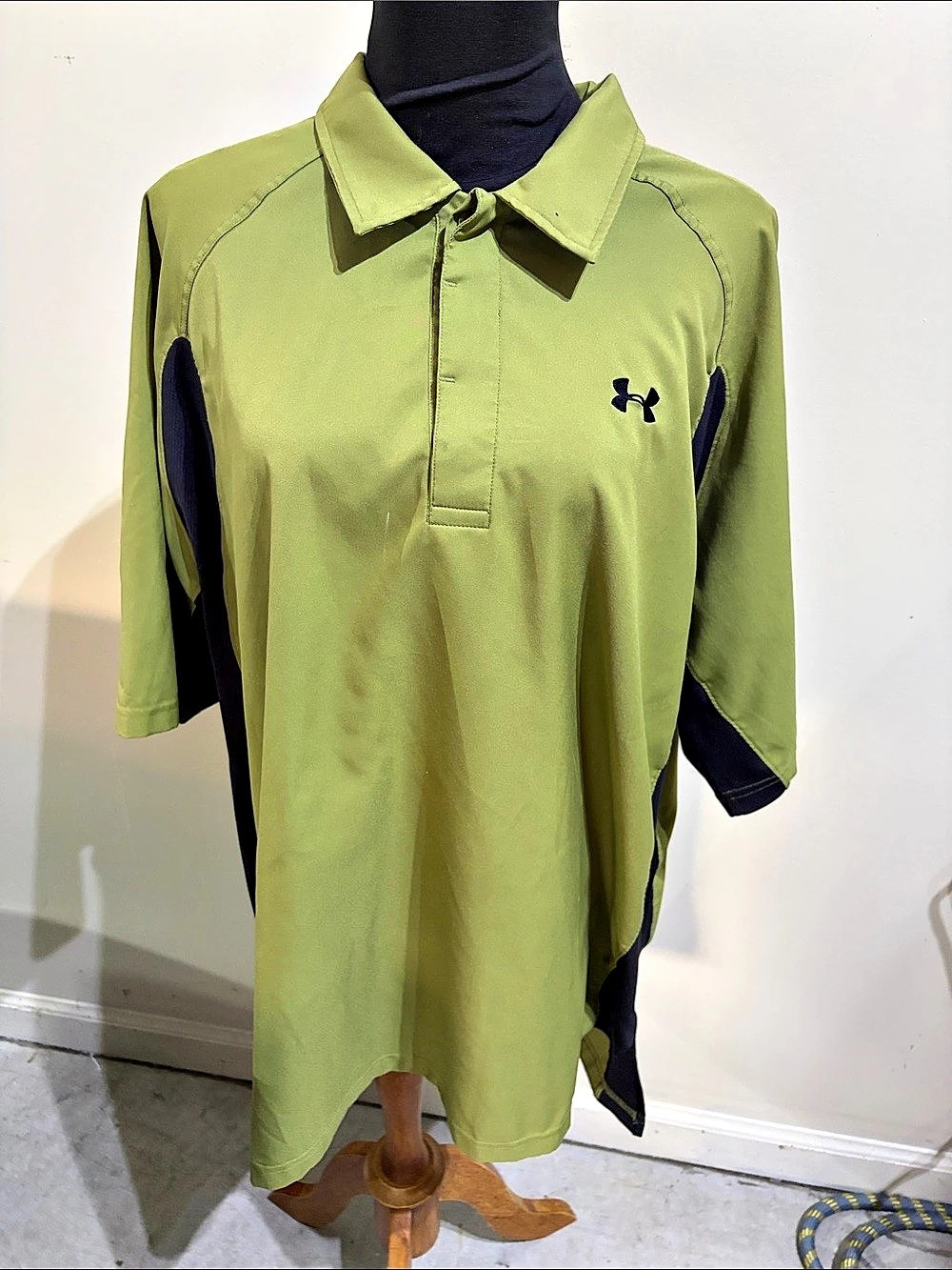 Under Armour Men's Green & Black Polo